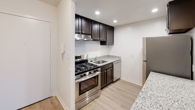 Photo - Claybourne Apartments