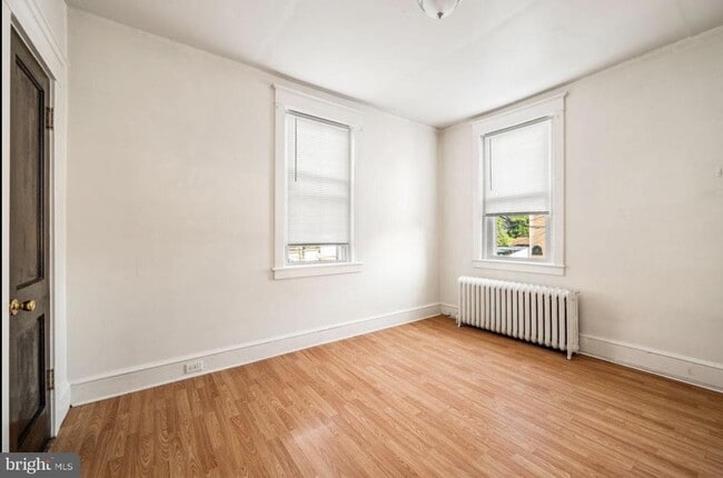 139 E Plumstead Ave Unit B