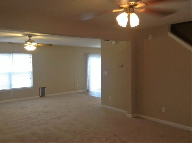 Photo - 1186 Constitution Dr