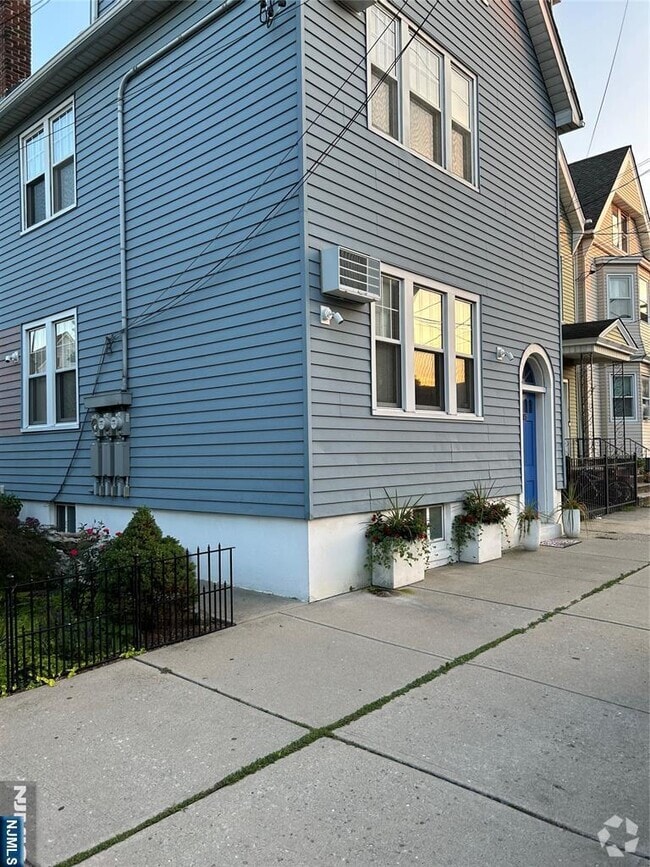 Building Photo - 415-417-417 Hamilton St Rental