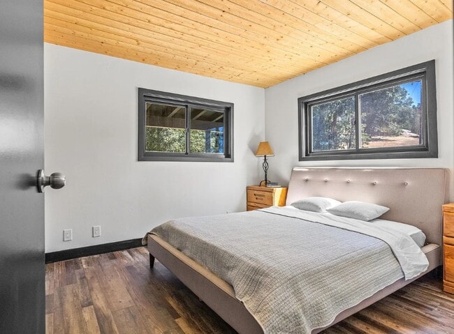 Photo - Furnished Mountain Retreat