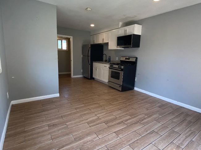 Photo - 1610-12 Dahlia Ave Unidad 1614