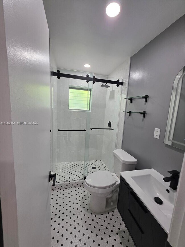 Photo - 411 SE 3rd Ave Unit 3