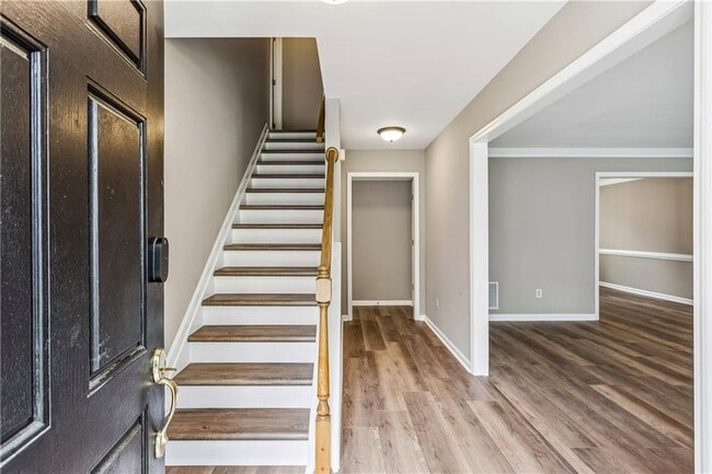 Photo - 52 Bridle Ln