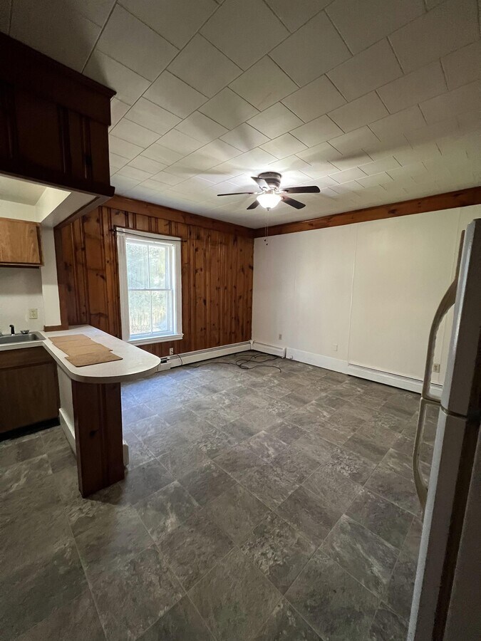 290 Main St Apartment For Rent in Corinth, ME