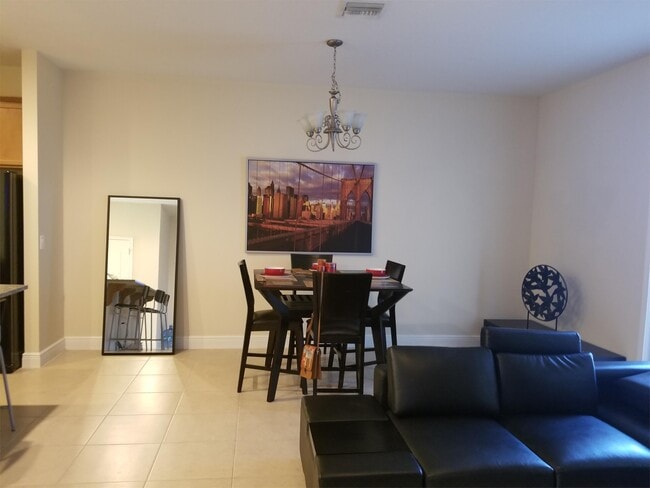 8615 Via Trieste Dr