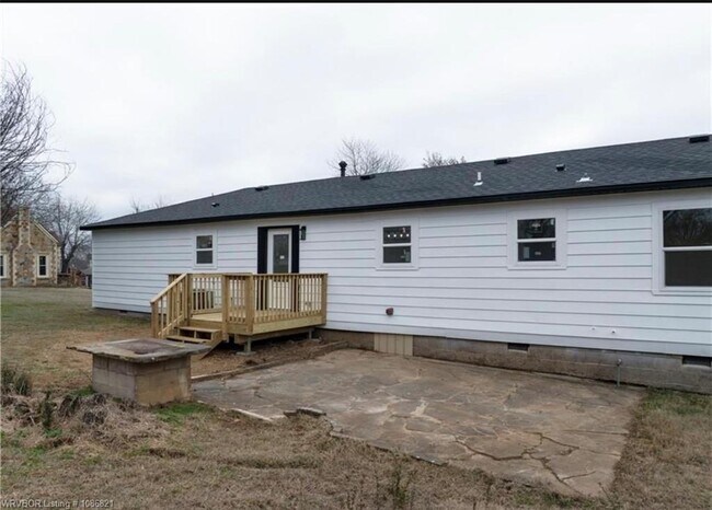 Photo - 48 W Gary St