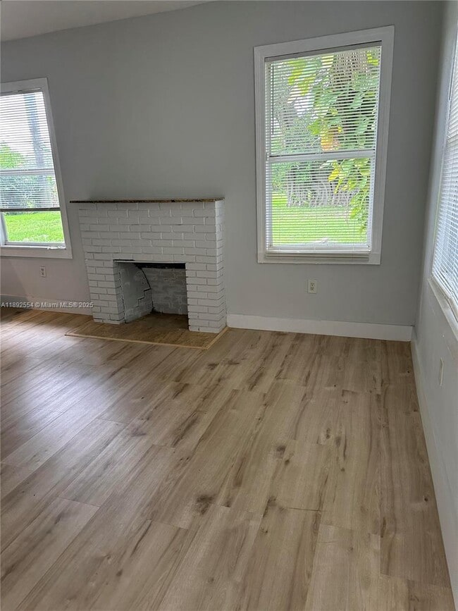 Photo - 228 SE Park St