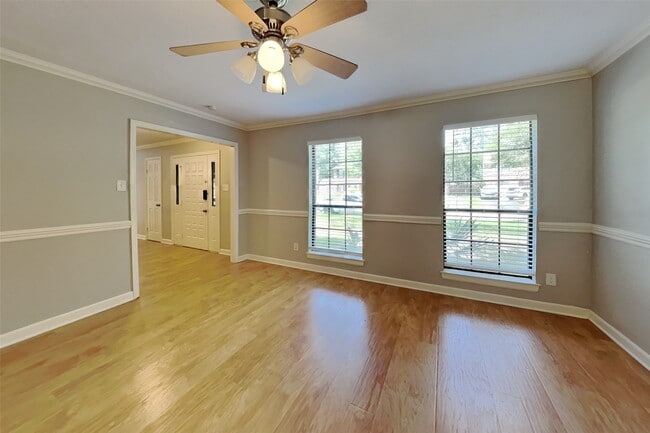 Photo - 3918 Forest Village Dr