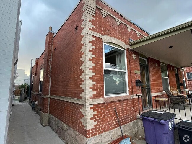 Beautiful brick work all around - 1615 Hooker St Rental