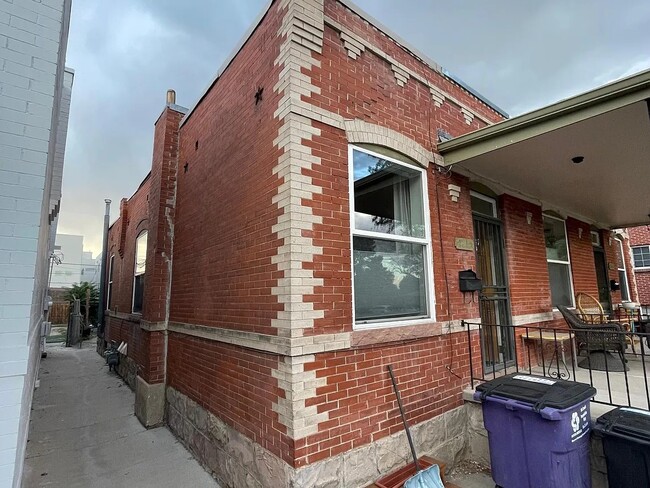 Beautiful brick work all around - 1615 Hooker St Townhome