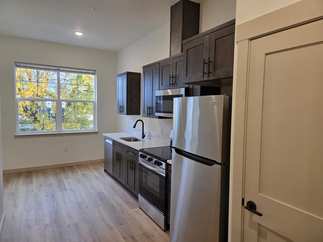 Photo - 478 S Main St