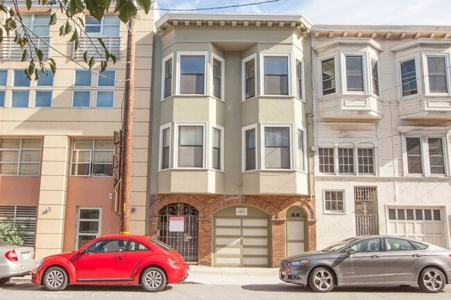 422 - 422 Apartment Unit 2222