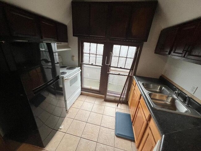 Upper 1 Bedroom Apartment
