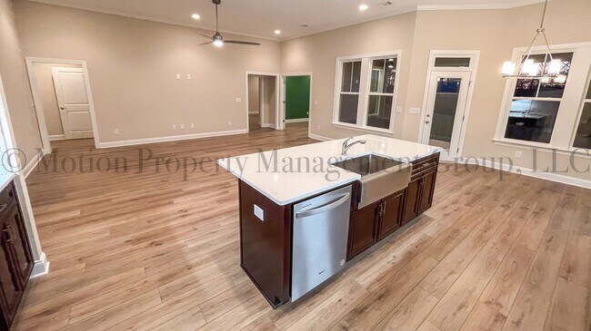 Photo - 330 Holly Oak Wy