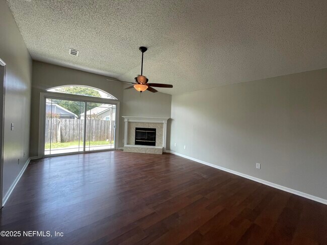 Photo - 1138 Homard Blvd E