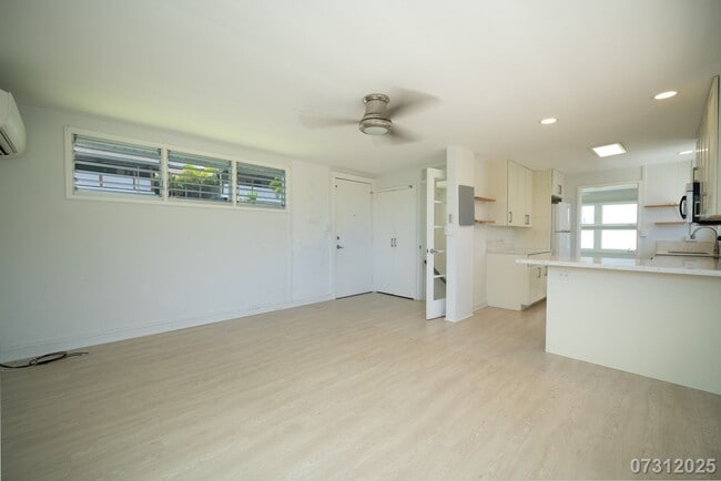 Photo - 3Bd 2Ba 1Pkg SFH in Manoa -$4300 Must See!!!