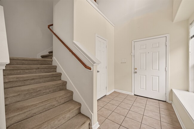 Photo - 210 Drake Run Ln