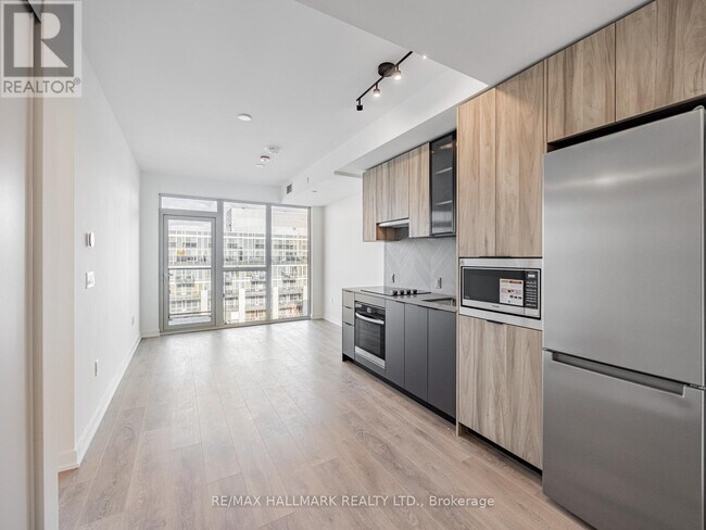 Photo - 1037 The Queensway Unité 720