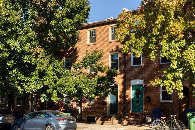 Photo - 2218 Fleet St