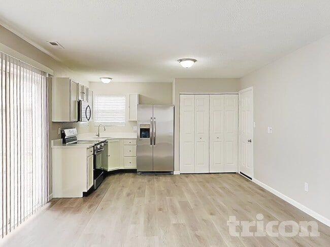 Photo - 824 Daybreak Dr