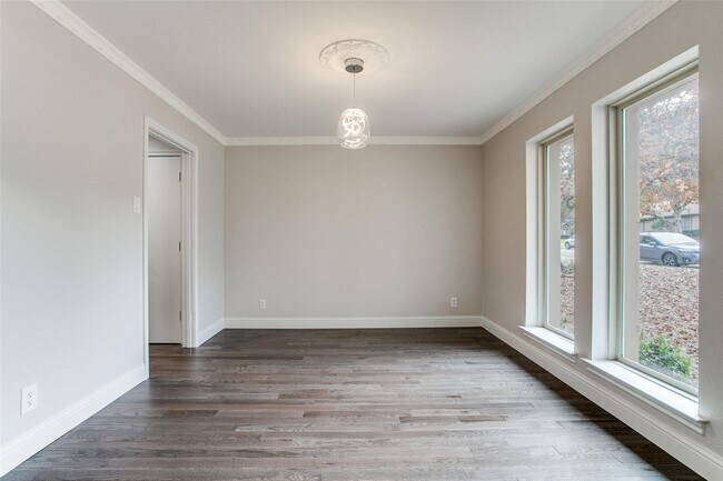 Photo - 7327 Wellcrest Dr