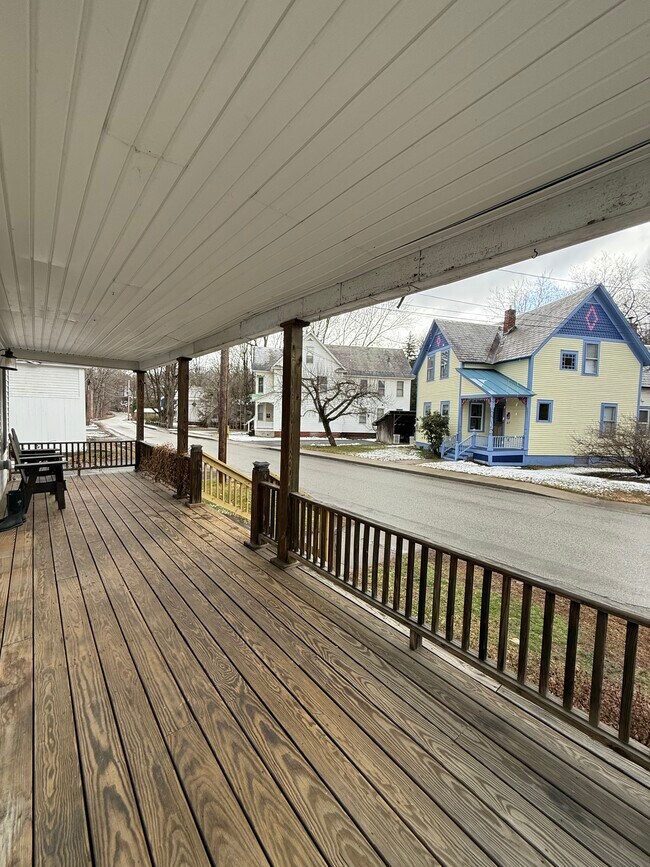 Photo - 58 Frost Pl Unit Frost Place Duplex