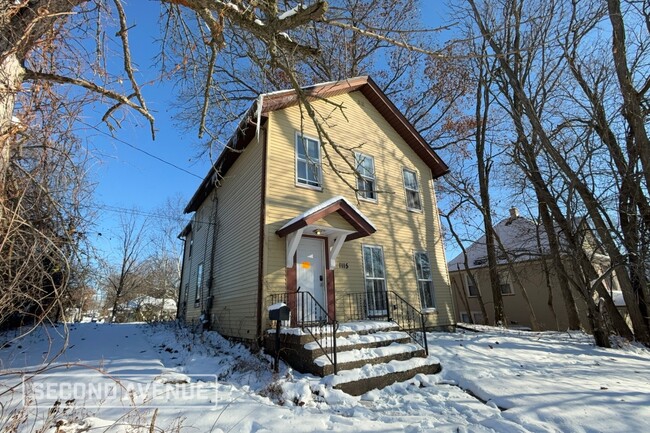 Photo - 1115 Oneida Ave