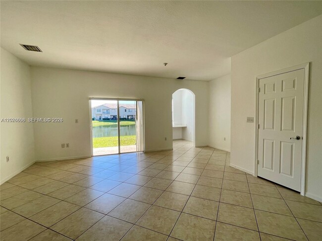 Building Photo - 4304 SW 131st Ln Unit 13102
