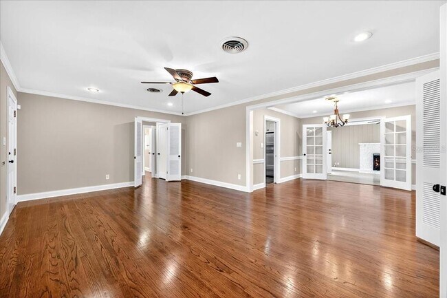 Photo - 2328 Woodbine Ave