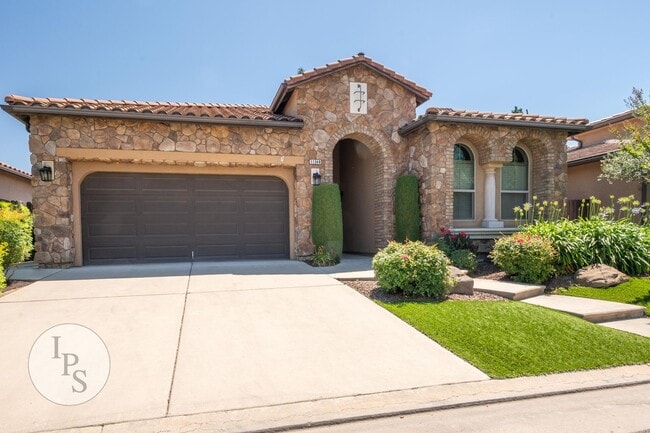 Building Photo - Tuscan Bluffs at Copper River - Granville Home, 4BR/3BA, On Golf Course - Lots of Amenities