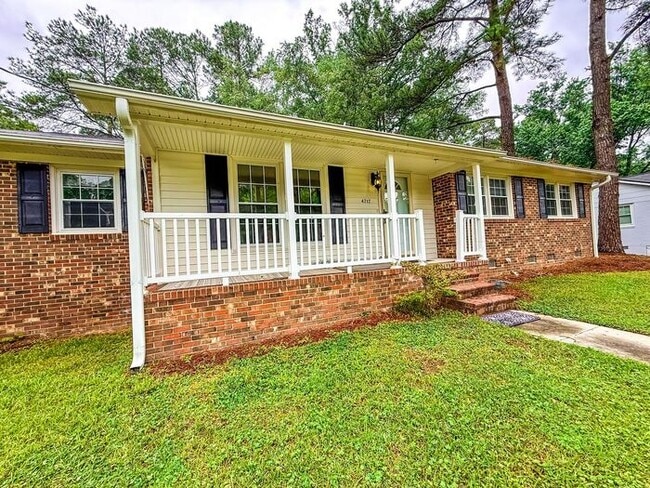 Building Photo - Spacious Ranch Home on Large Corner Lot Near North Hills