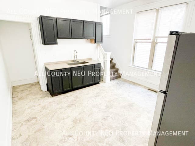 Photo - 1852 W 45th St Unit Front