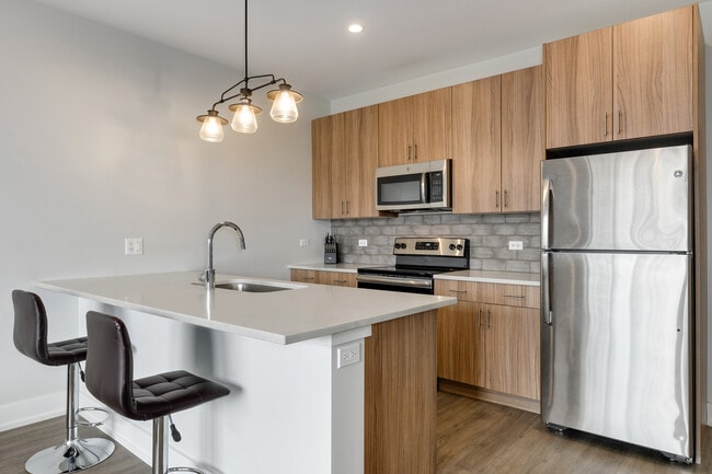 Photo - 2111 S Halsted St