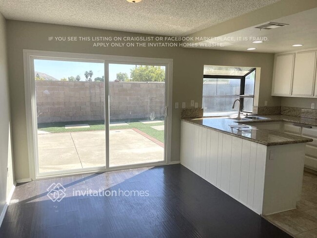 Photo - 5265 Jasmine St