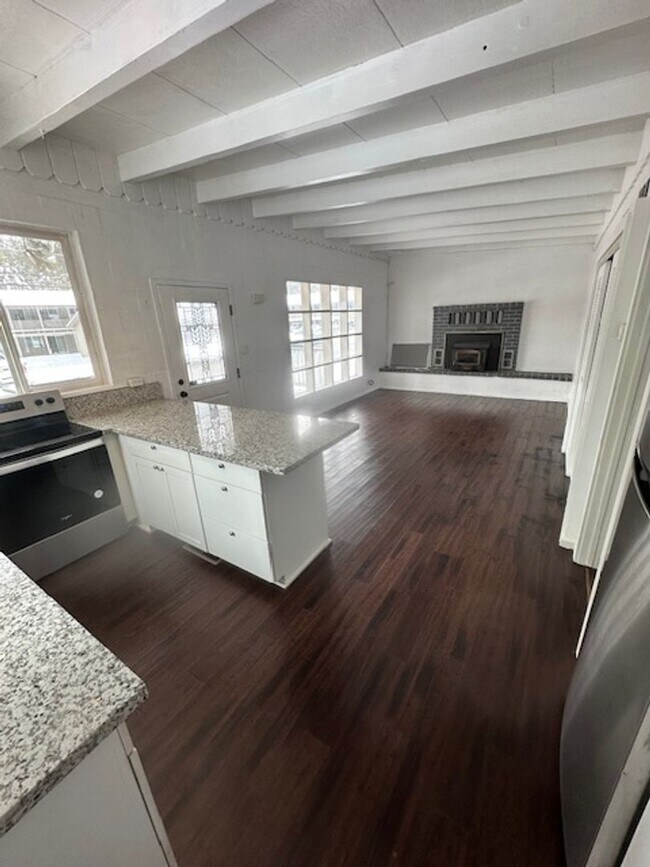 Photo - 2Bd home close to Bijou school! Call for availability today!