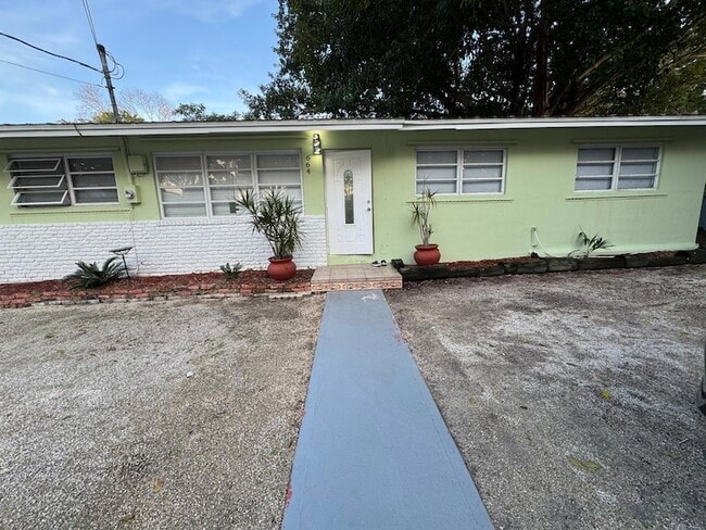 Building Photo - 664 Colson Dr
