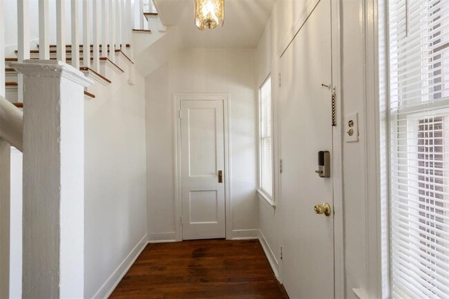 Photo - 1214 E 52nd St