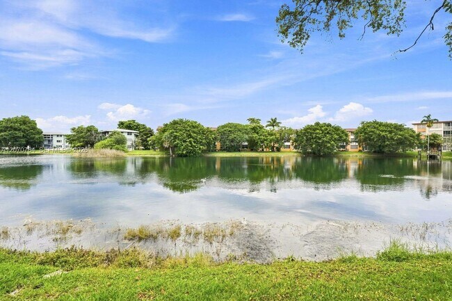Photo - 5335 NW 10th Ct Unidad 206