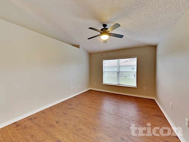 Photo - 13389 Dunbar St