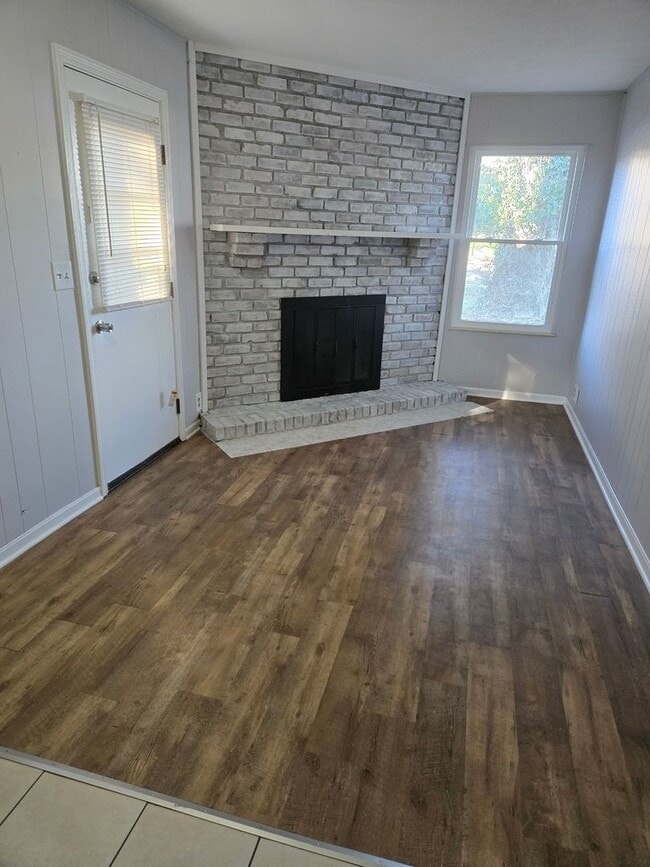 Photo - 4175 Webster Ave Unidad 4175 Webster Apt 1