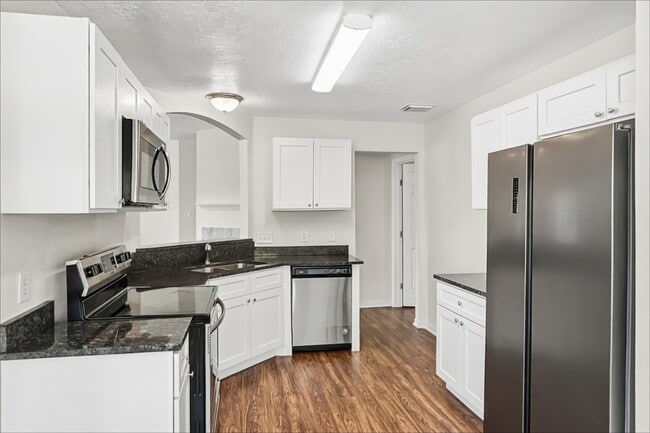 Photo - 327 Leisure Ln