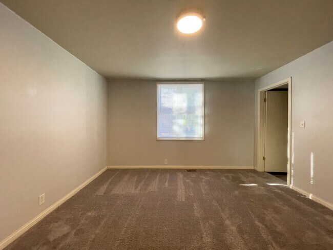 Photo - 204 N Dill St Unit Apt 01