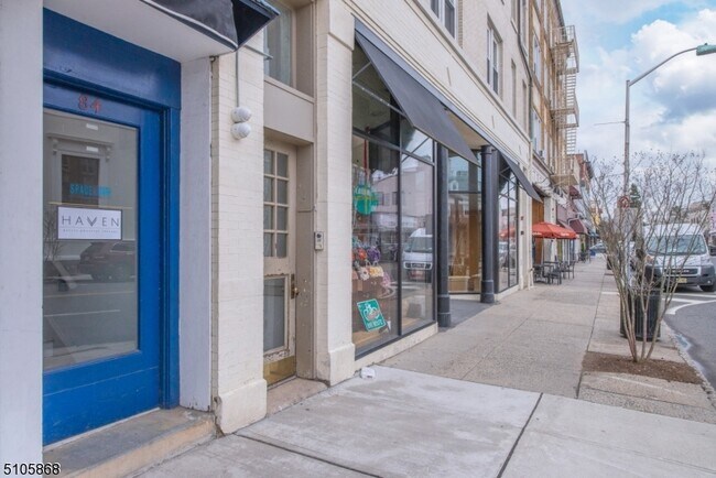 Photo - 82 Elm St Unit 3R