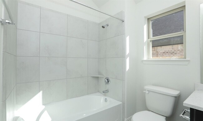 Photo - 427 Fields Forest Ln