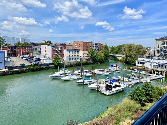 BUILDING A BALCONY - Head of the Harbor South Apartments