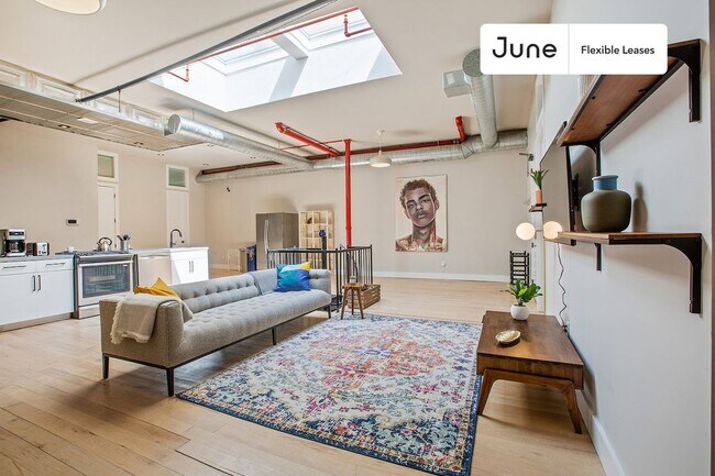 Prime Private ROOM in Williamsburg
