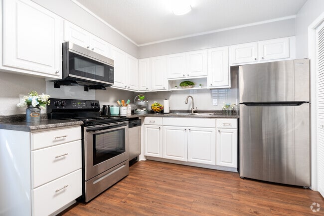 2BR,1.5BA - 1,075SF - Kitchen
