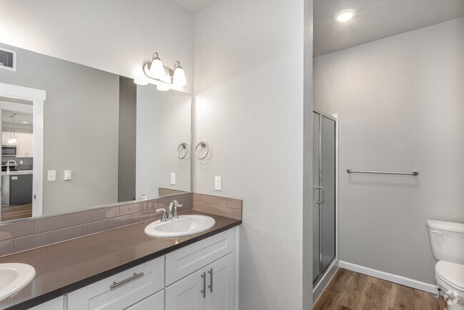 3BR, 2BA - 1,467SF