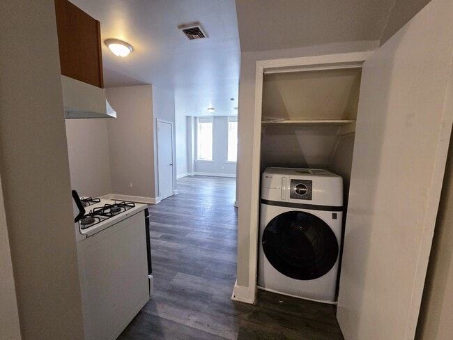 Building Photo - 1309 W Allegheny Ave Unit 1